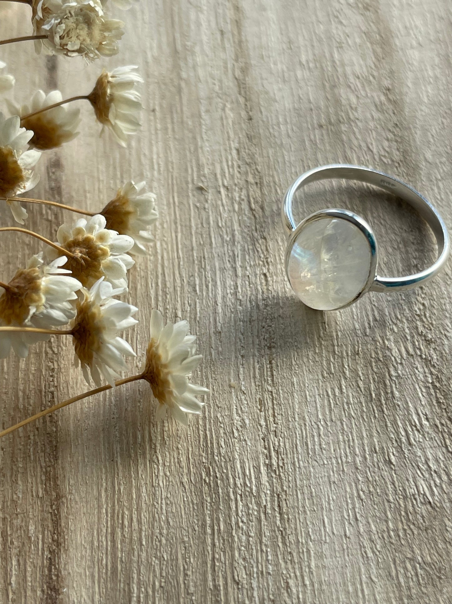 Moonstone Oval Type 1