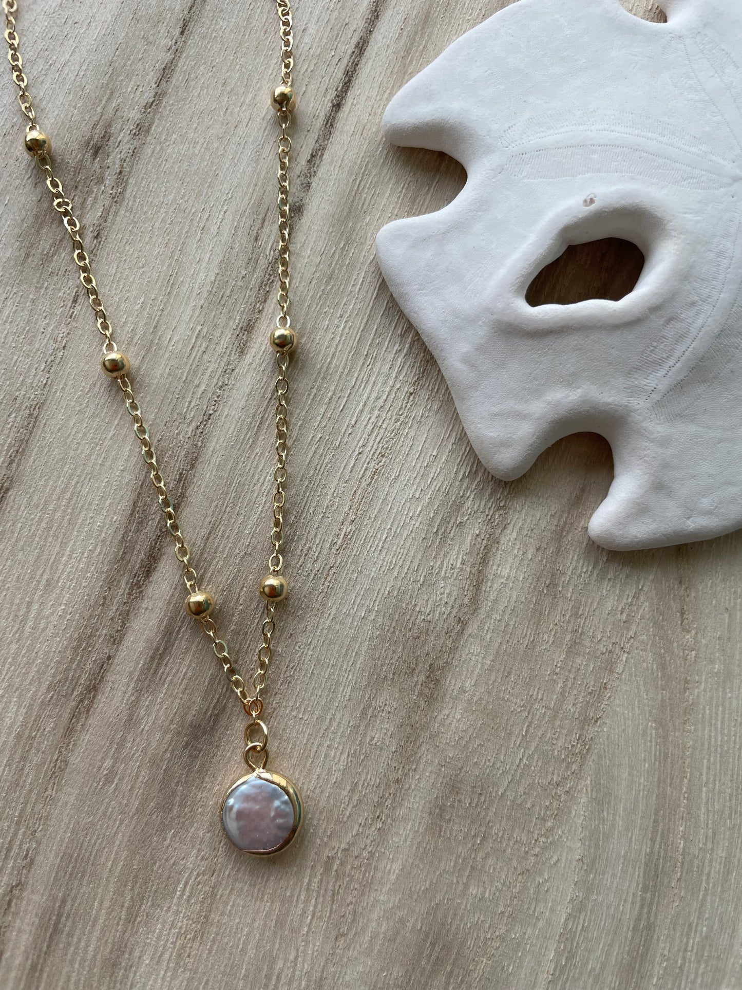Small Pearl Pendant Necklace