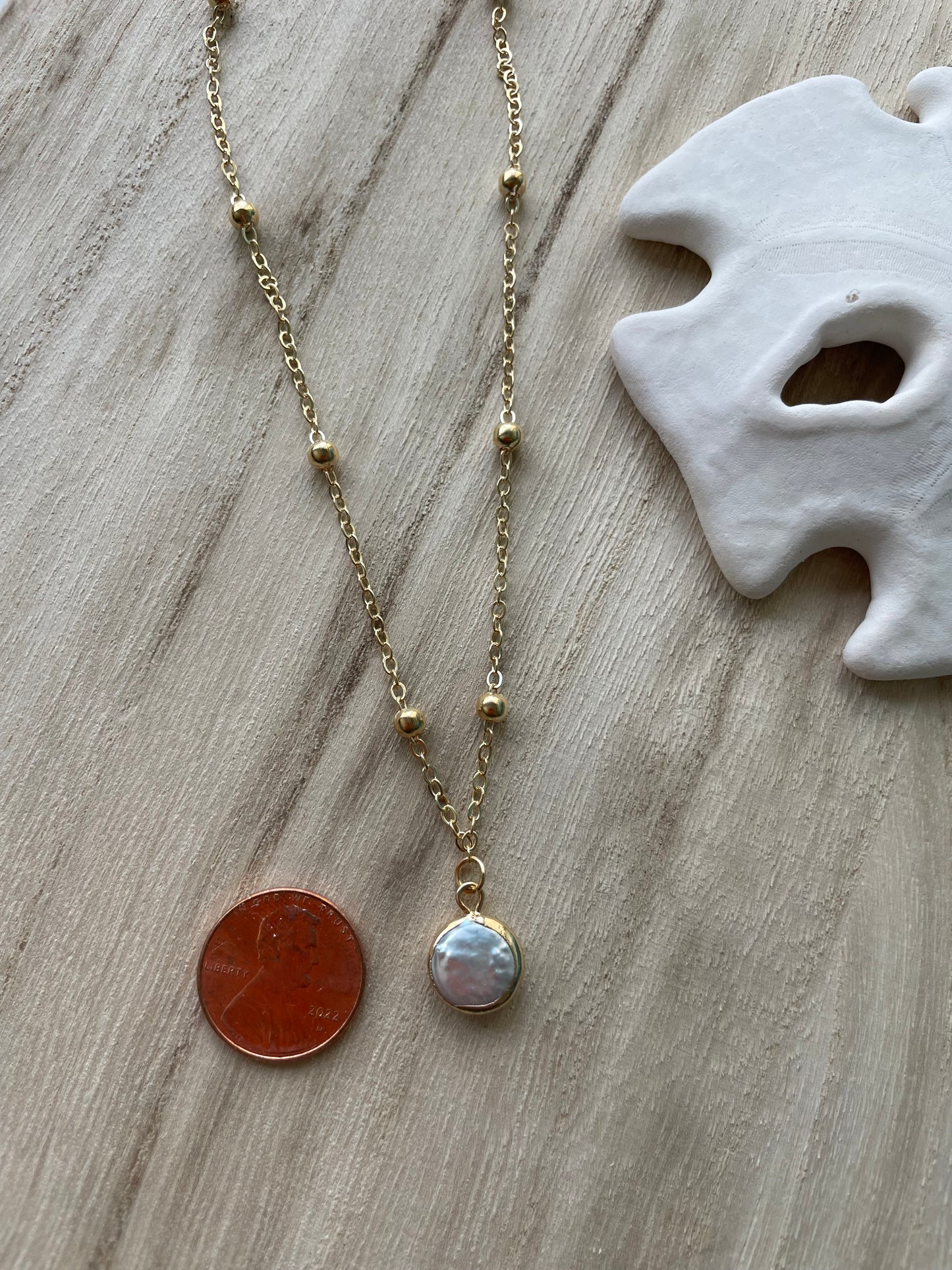 Small Pearl Pendant Necklace