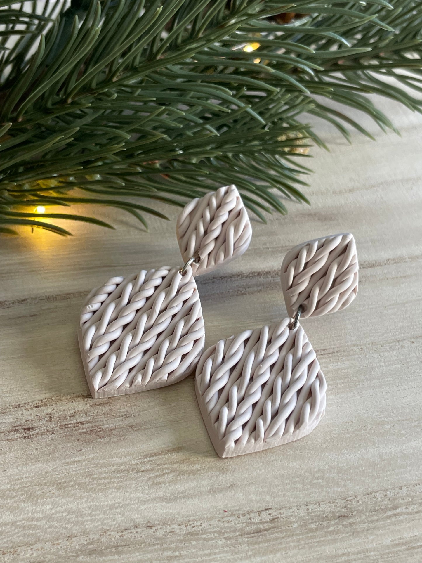 Millie Sweater Dangle in Snowfield